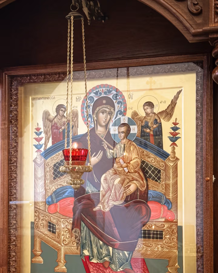 Икона Божией Матери «Всецарица»