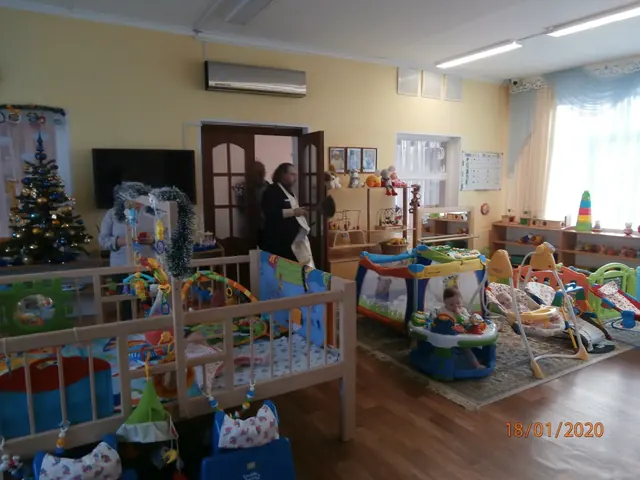 Клирик храма окропил Крещенской водой ГКУ ЦССВ «Юнона» - фото 3