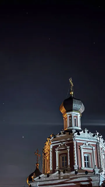 Совершена ночная Божественная Литургия - фото 12
