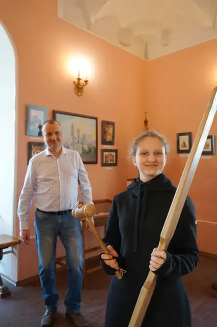 Учащиеся школы посетили Центр колокольного звона - фото 5