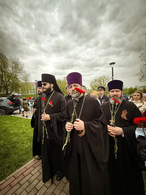 Представители храма на районном мероприятии в День Победы - фото 2