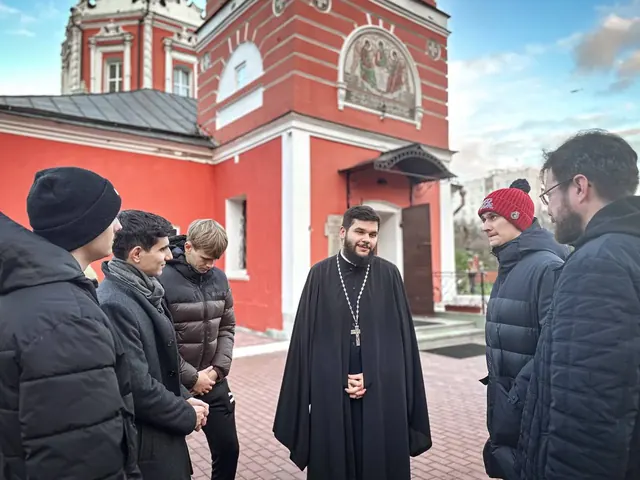 Совет молодежи центра Молдовы посетил храм - фото 8