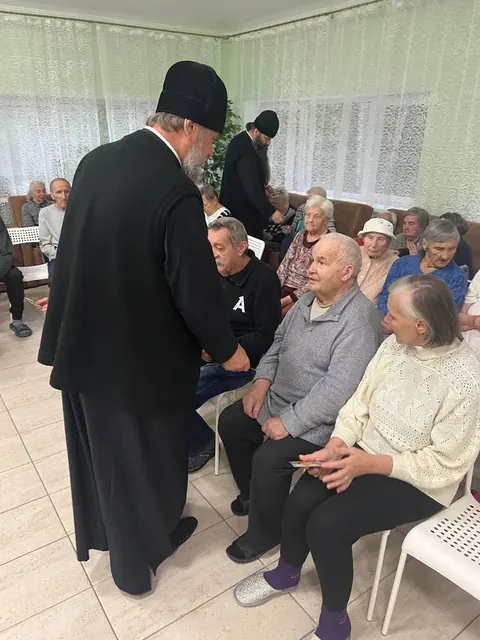 Митрополит Владимир посетил пансионат «Тепло и уют» - фото 2