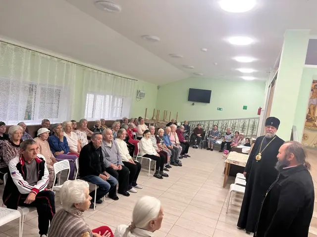 Митрополит Владимир посетил пансионат «Тепло и уют» - фото 12