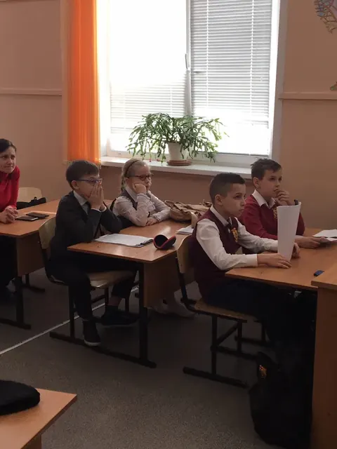 Клирик и директор школы в экспертной комиссии олимпиады - фото 4