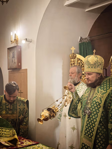 В неделю 7-ю по Пятидесятнице настоятель Патриаршего Подворья… - фото 19