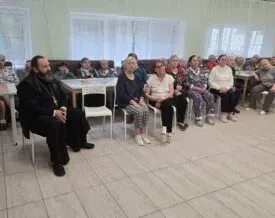 Клирик храма посетил подшефный пансионат «Тепло и уют» - фото 7