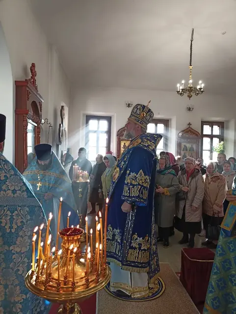 Покров Пресвятой Богородицы: Литургия митрополита Владимира - фото 5