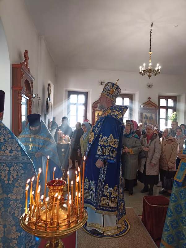 Покров Пресвятой Богородицы: Литургия митрополита Владимира - фото 5