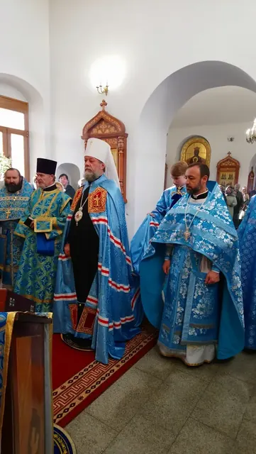 Покров Пресвятой Богородицы: Литургия митрополита Владимира - фото 10