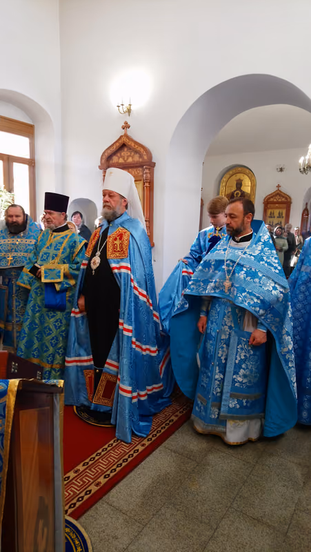 Покров Пресвятой Богородицы: Литургия митрополита Владимира - фото 10