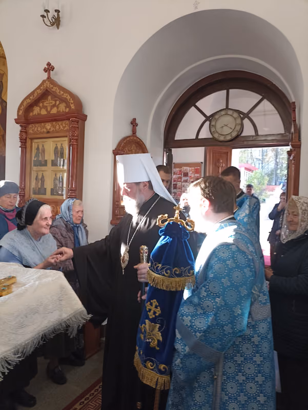 Покров Пресвятой Богородицы: Литургия митрополита Владимира - фото 15
