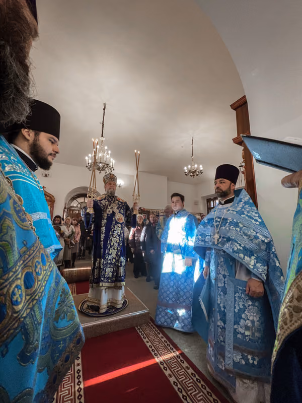 Покров Пресвятой Богородицы: Литургия митрополита Владимира - фото 17