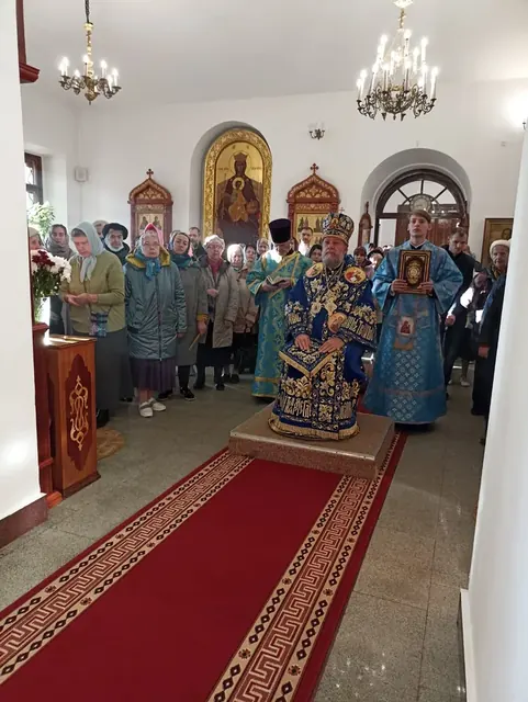 Покров Пресвятой Богородицы: Литургия митрополита Владимира - фото 19
