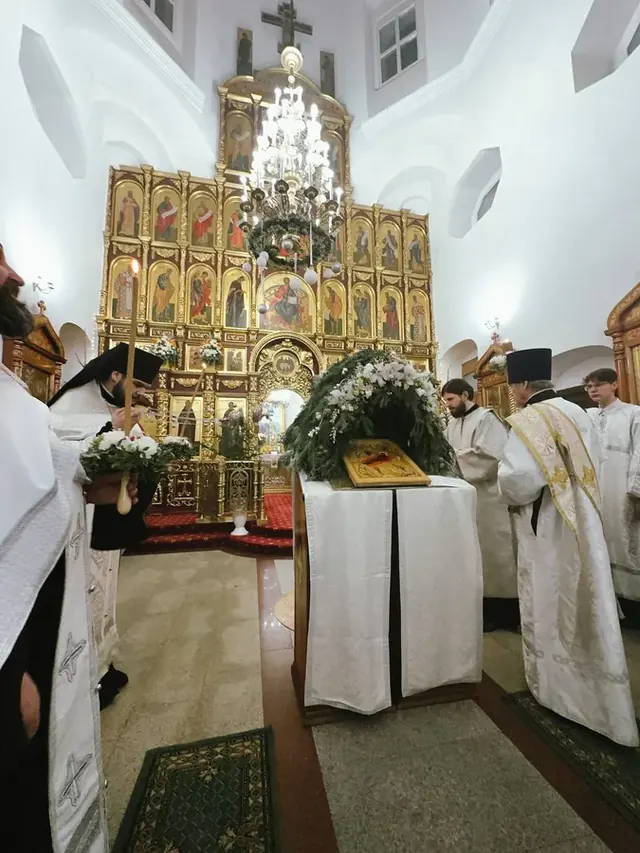 В праздник Рождества Христова совершено Богослужение