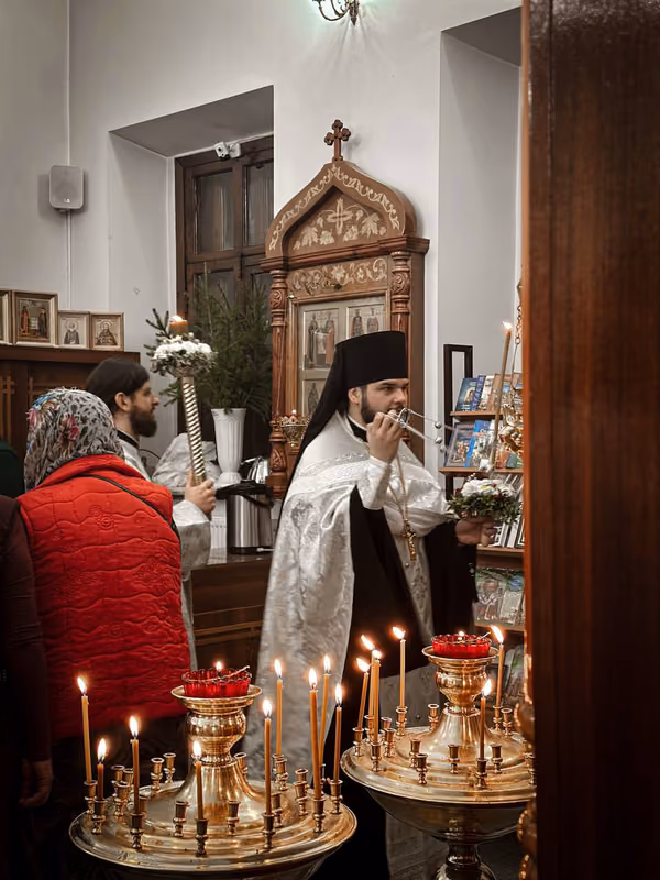 В праздник Рождества Христова совершено Богослужение - фото 9