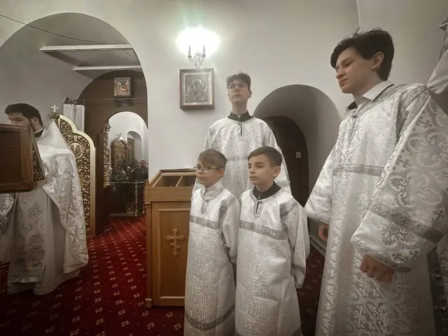 В праздник Рождества Христова совершено Богослужение - фото 17