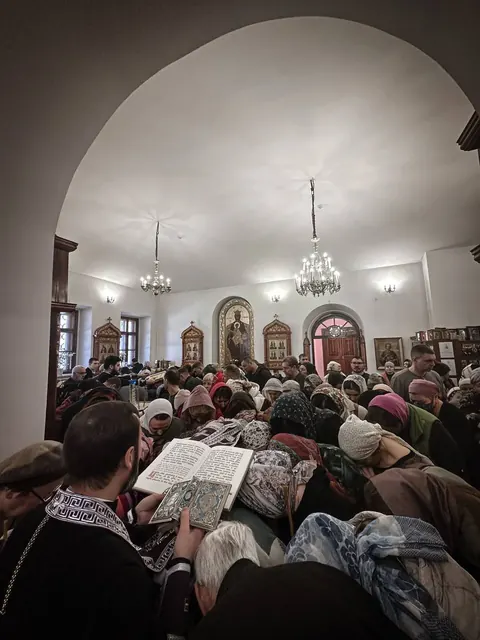 В неделю 3-ю Великого поста совершено Богослужение - фото 2