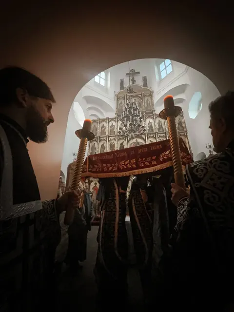 Утреня с чином погребения Плащаницы Спасителя - фото 2