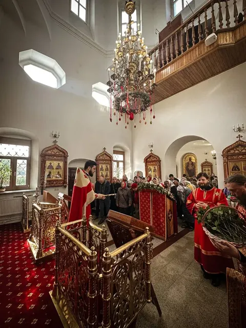 В неделю жен-мироносиц совершено Богослужение - фото 10