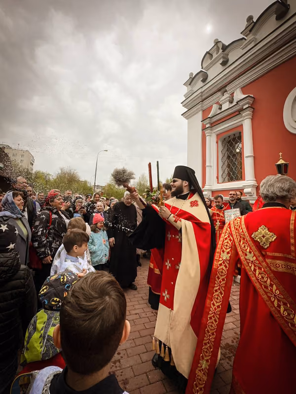 В неделю жен-мироносиц совершено Богослужение - фото 13