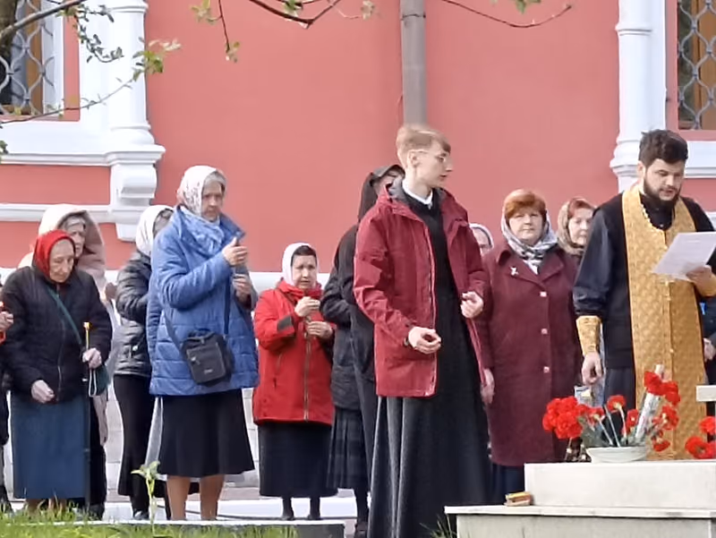 День Победы: мероприятие у памятника павшим воинам - фото 5