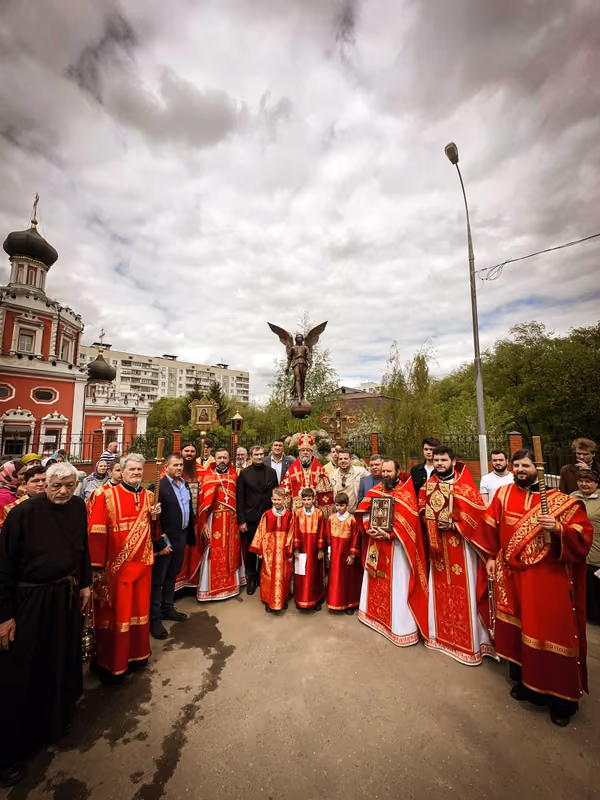 Неделя 5-я по Пасхе: Литургия митрополита Владимира - фото 14