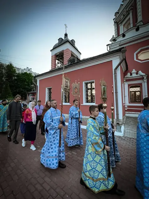 Чин погребения Плащаницы Пресвятой Богородицы - фото 4