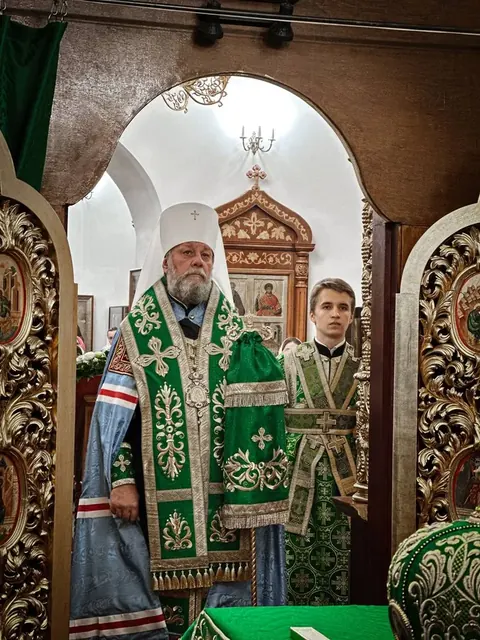 Престольный праздник: Литургия митрополита Владимира - фото 7