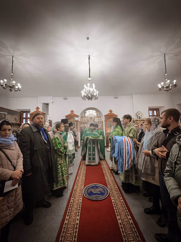 Престольный праздник: Литургия митрополита Владимира