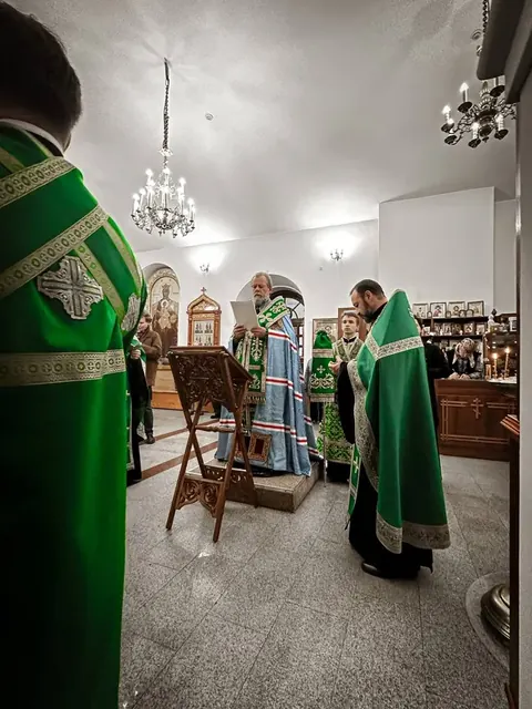 Престольный праздник: Литургия митрополита Владимира - фото 17
