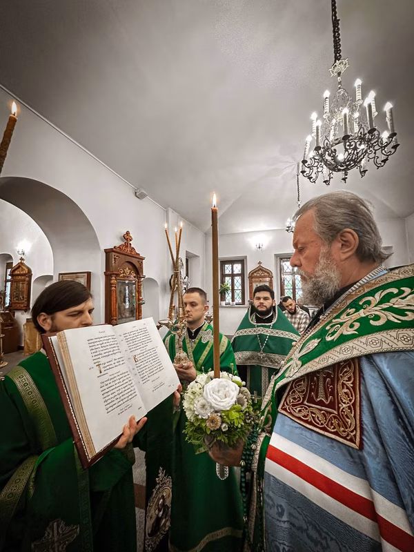 Престольный праздник: Литургия митрополита Владимира - фото 3