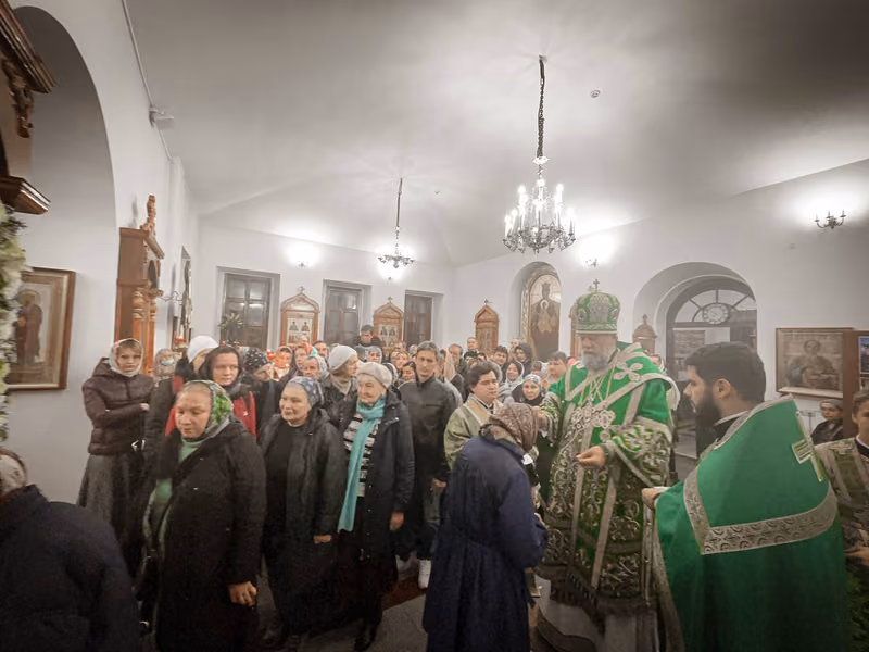 Престольный праздник: Литургия митрополита Владимира - фото 20