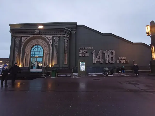 Прихожане посетили Главный храм Вооруженных Сил России - фото 6