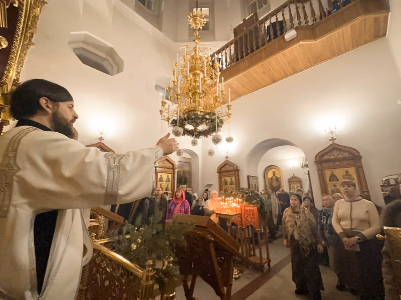 В праздник Рождества Христова совершено Богослужение - фото 4