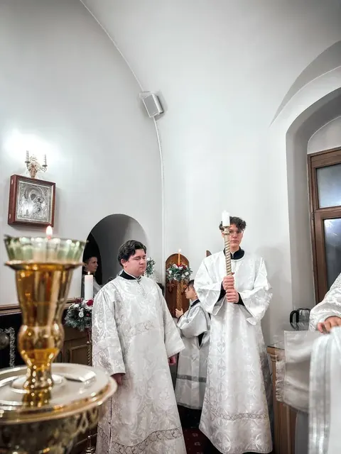 В праздник Рождества Христова совершено Богослужение - фото 12