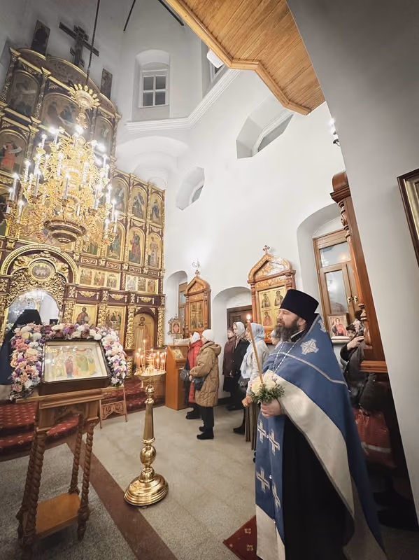 В праздник Сретения Господня совершено Богослужение - фото 5