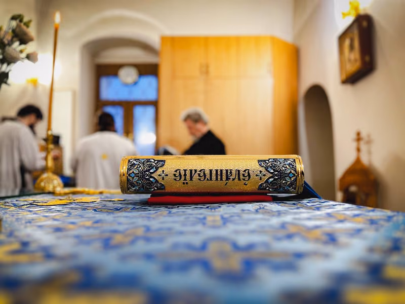 В праздник Сретения Господня совершено Богослужение - фото 9