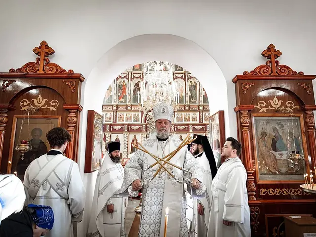 Вселенская родительская суббота: Божественная Литургия - фото 9