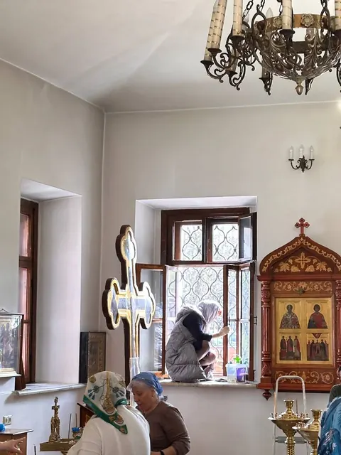 Субботник по подготовке храма к празднику Святой Пасхи - фото 2