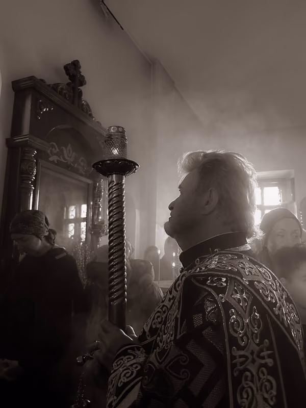 Совершена утреня с чином погребения Плащаницы
