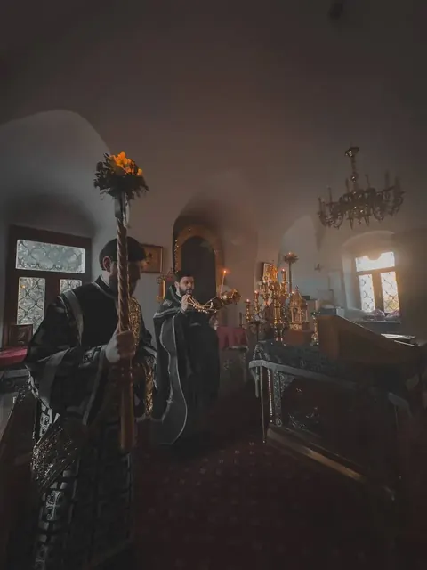 Совершена утреня с чином погребения Плащаницы - фото 3