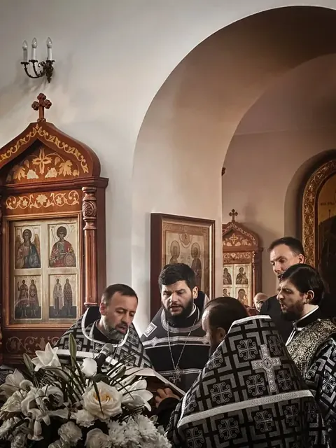 Совершена утреня с чином погребения Плащаницы - фото 6