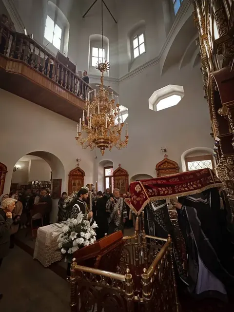 Совершена утреня с чином погребения Плащаницы - фото 13