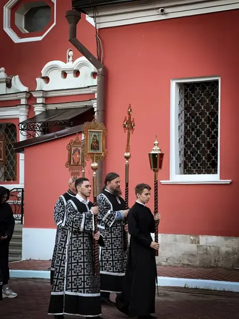 Совершена утреня с чином погребения Плащаницы - фото 14