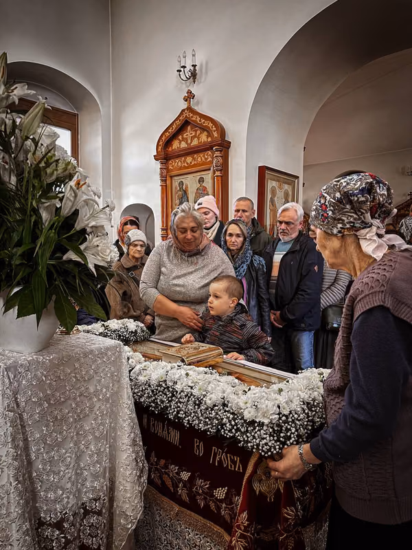 Совершена утреня с чином погребения Плащаницы - фото 17