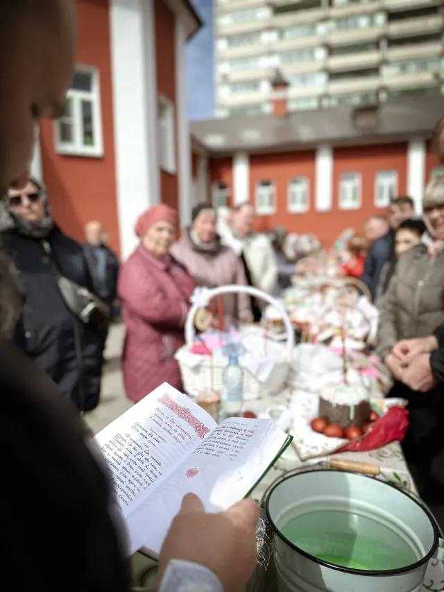 В Великую Субботу совершено торжественное Богослужение