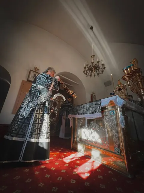 В Великую Субботу совершено торжественное Богослужение - фото 17