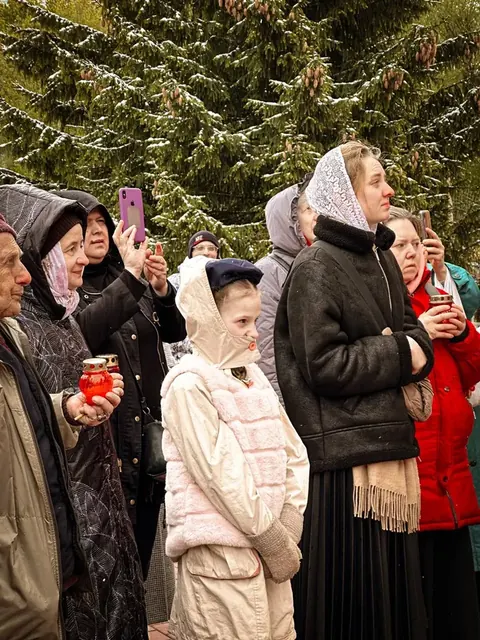 В четверг Светлой седмицы совершено Богослужение - фото 13