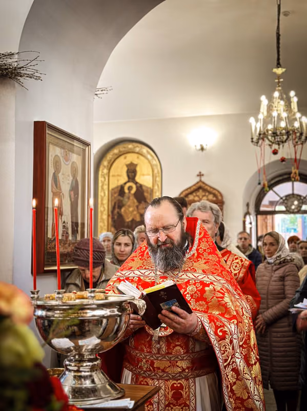 В пятницу Светлой седмицы совершено Богослужение - фото 20